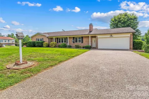 5305 Icard Ridge Rd, Hickory, NC 28601