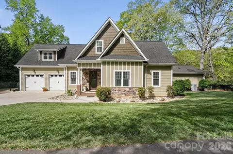 347 Whippoorwill Rd, Mooresville, NC 28117