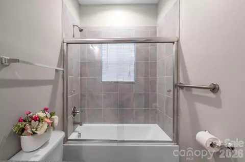 Bath - 620 Welsh Ave, Monroe, NC 28112 photo 2 of 5