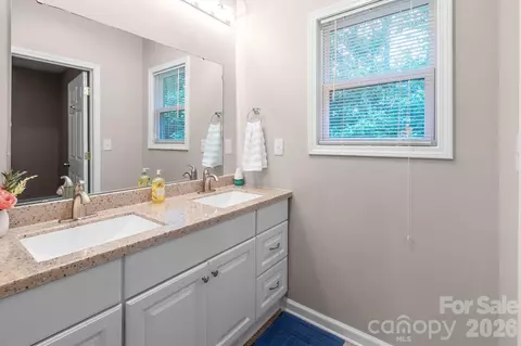 Bath - 620 Welsh Ave, Monroe, NC 28112 photo 5 of 5