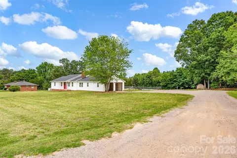 581 Barry Oak Rd, Statesville, NC 28625