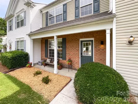 6876 Rothchild Dr, Charlotte, NC 28270