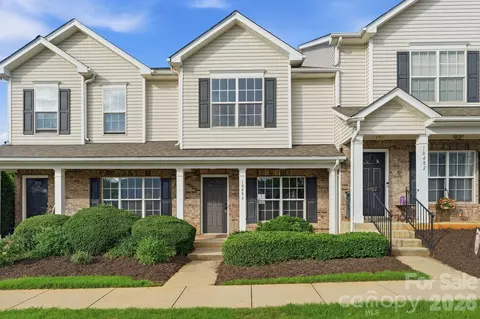 10486 Stokeshill Ct, Pineville, NC 28134