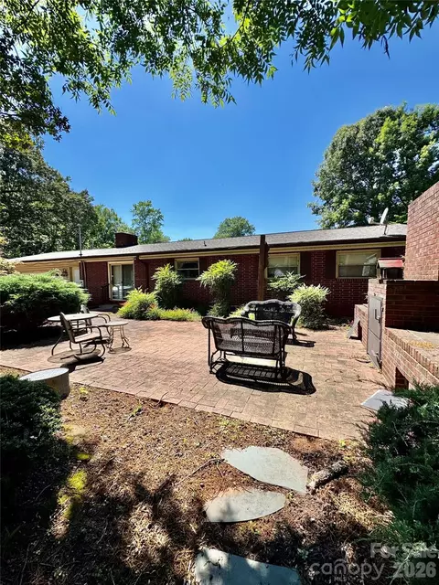 Exterior - 404 E Lyerly St, Salisbury, NC 28146 photo 2 of 8