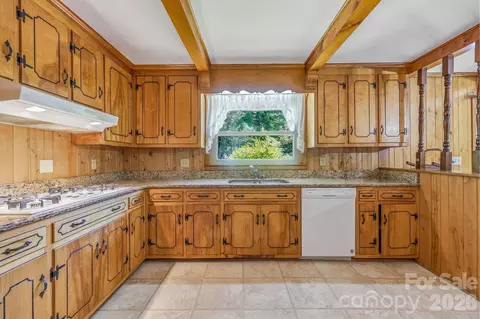 Kitchen - 404 E Lyerly St, Salisbury, NC 28146 photo 3 of 4
