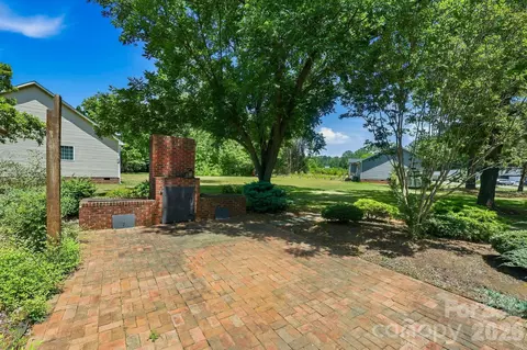Exterior - 404 E Lyerly St, Salisbury, NC 28146 photo 5 of 8