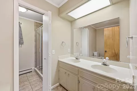 Bath - 404 E Lyerly St, Salisbury, NC 28146 photo 2 of 2
