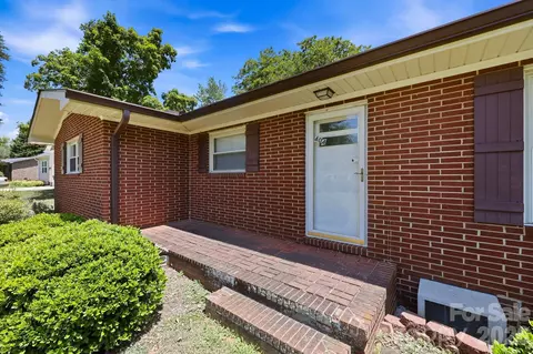 Exterior - 404 E Lyerly St, Salisbury, NC 28146 photo 6 of 8