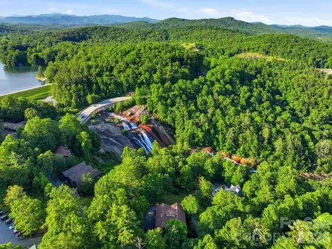 30 Lower Tanglewood E 2 Rd E #2, Lake Toxaway, NC 28747