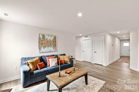 Living - 536 Nesbe St, Lancaster, SC 29720 photo 2 of 2