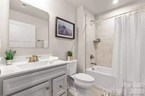 Bath - 536 Nesbe St, Lancaster, SC 29720 photo 1 of 2
