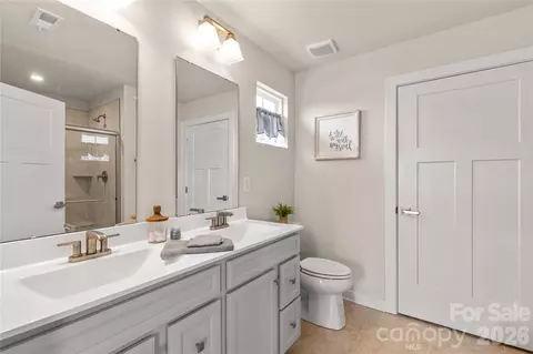 Bath - 536 Nesbe St, Lancaster, SC 29720 photo 2 of 2