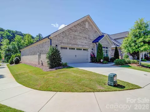 5218 Courtyard Ln, Belmont, NC 28012
