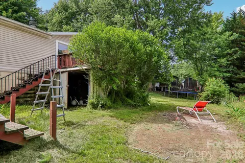 Exterior - 19 Dot St, Clyde, NC 28721 photo 6 of 8
