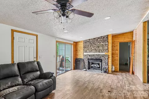 Living - 19 Dot St, Clyde, NC 28721 photo 1 of 4