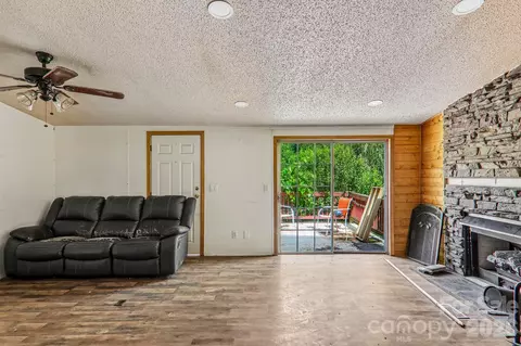 Living - 19 Dot St, Clyde, NC 28721 photo 2 of 4