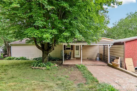 Exterior - 19 Dot St, Clyde, NC 28721 photo 2 of 8
