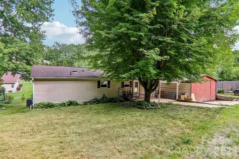 Exterior - 19 Dot St, Clyde, NC 28721 photo 3 of 8