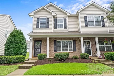 10563 Stoneacre Ct, Pineville, NC 28134