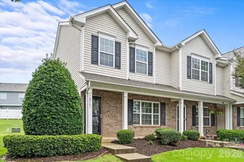 10563 Stoneacre Ct, Pineville, NC 28134
