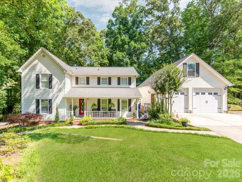 1530 Woodcroft Dr, Fort Mill, SC 29708