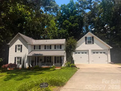 1530 Woodcroft Dr, Fort Mill, SC 29708