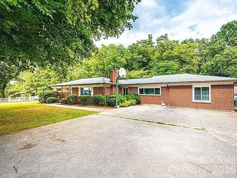 2089 Connelly Springs Rd, Lenoir, NC 28645