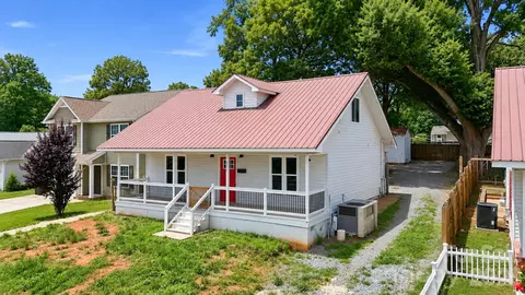 Exterior - 511 N Johnson St, Monroe, NC 28112 photo 5 of 6