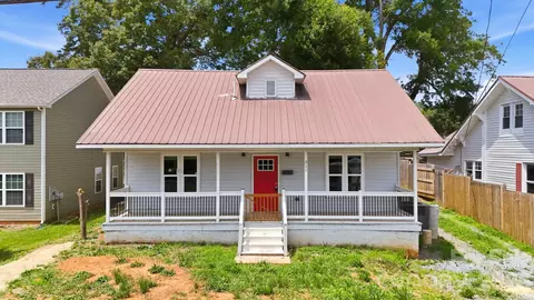 Exterior - 511 N Johnson St, Monroe, NC 28112 photo 2 of 6