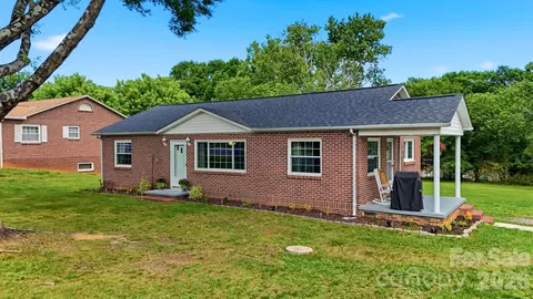 3526 16th Ne St NE, Hickory, NC 28601