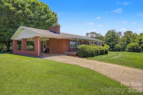 788 Alexander Rd, Alexander, NC 28701