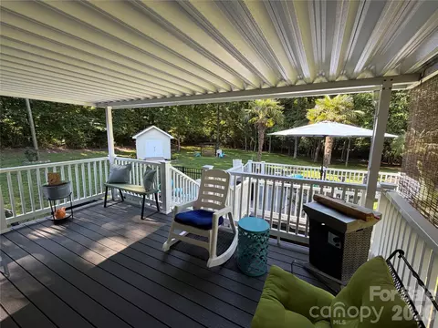 Exterior - 110 E Pine St, Maiden, NC 28650 photo 3 of 6