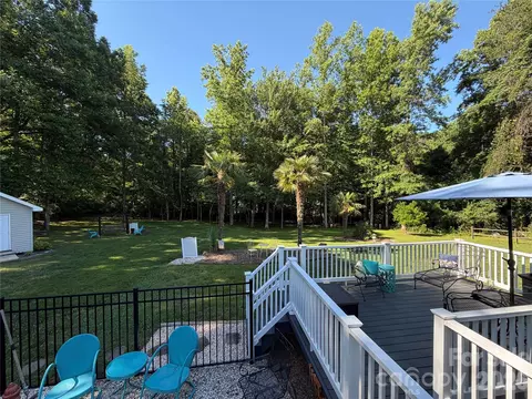 Exterior - 110 E Pine St, Maiden, NC 28650 photo 5 of 6