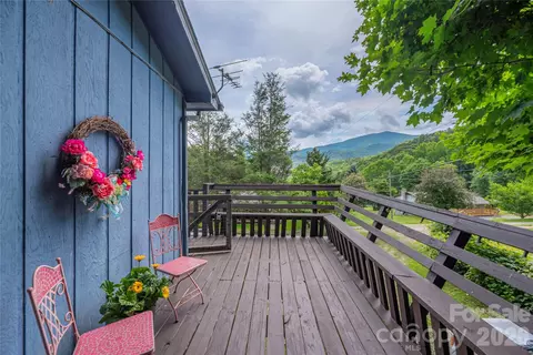 31 Granite Ln, Waynesville, NC 28786