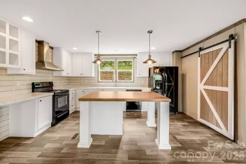 Kitchen - 22 Split Pine Cv, Clyde, NC 28721 photo 1 of 3
