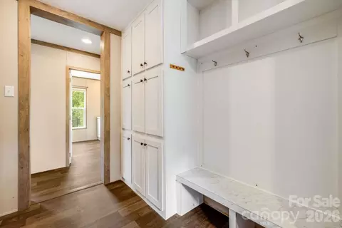 Entry Way - 22 Split Pine Cv, Clyde, NC 28721 photo 2 of 2