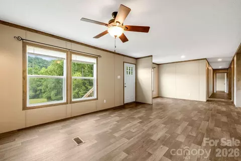 Living - 22 Split Pine Cv, Clyde, NC 28721 photo 2 of 4