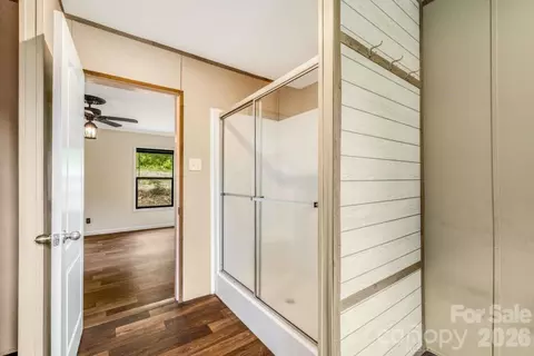 Bath - 22 Split Pine Cv, Clyde, NC 28721 photo 1 of 1
