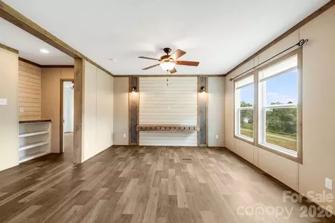 Living - 22 Split Pine Cv, Clyde, NC 28721 photo 4 of 4