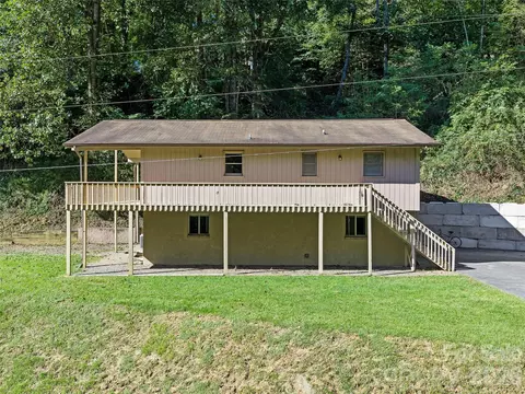 839 Mckinney Rd, Burnsville, NC 28714