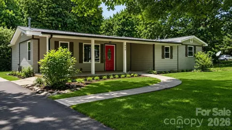 404 Dogwood Ln, Statesville, NC 28625