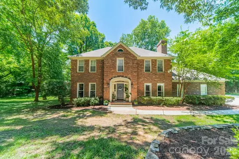 506 Abbotsford Ct, Charlotte, NC 28270