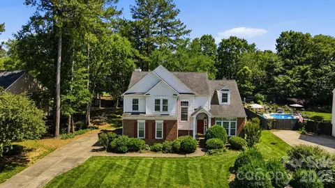 12100 Provincetowne Dr, Charlotte, NC 28277