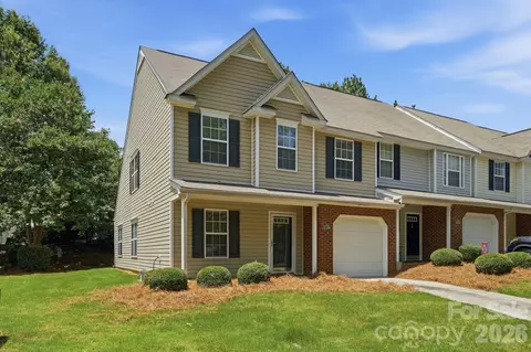 1358 Walnut Hill Dr, Rock Hill, SC 29732
