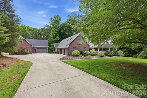 5330 Chester Ct, Davidson, NC 28036