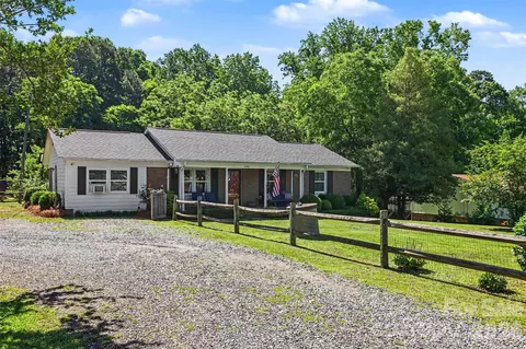 4744 Hickory Grove Rd, Mount Holly, NC 28120