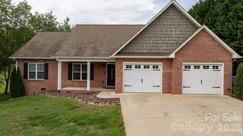 5326 Stonegate Farm Dr, Granite Falls, NC 28630