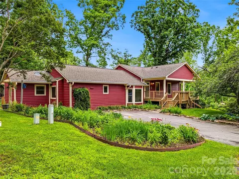 22 Timberleaf Dr, Fletcher, NC 28732