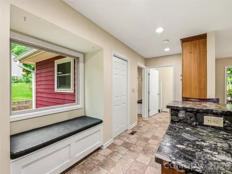 Entry Way - 22 Timberleaf Dr, Fletcher, NC 28732 photo 2 of 3