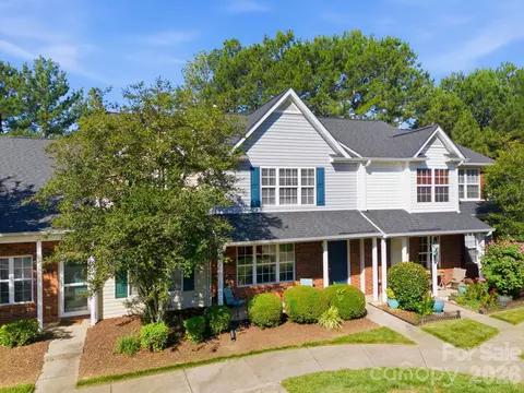 12368 Hennigan Place Ln, Charlotte, NC 28214